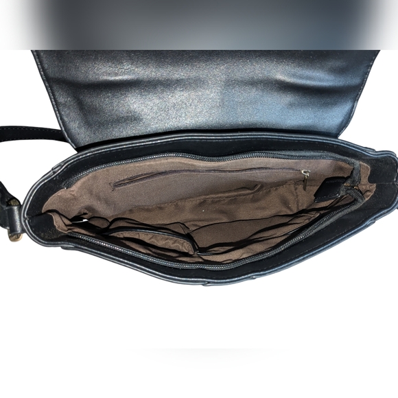 Small Black Purse, Faux Leather - Picture 4 of 6